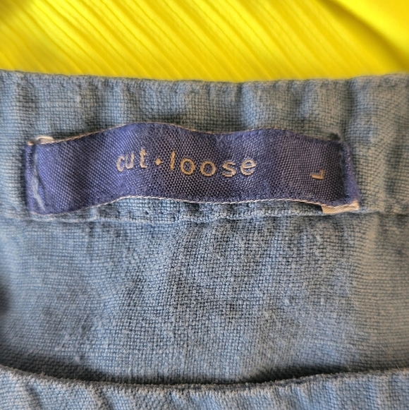 Cut Loose Linen Top Size Large - Picture 2 of 5